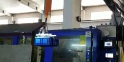 宅男视频下载周轉箱引入機械手製造