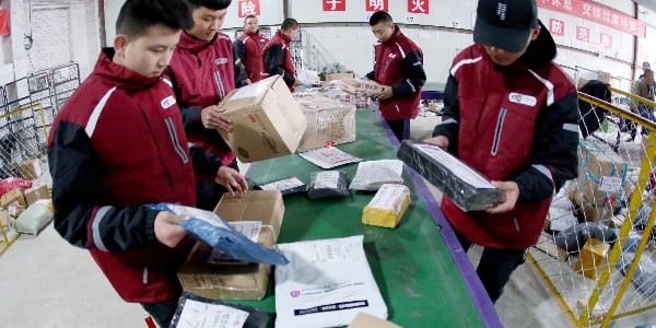 國家郵政局：11月快遞業務量突破130億件，單月增量有望超30億件