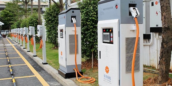 崔東樹：需要進一步構建高質量充電基礎設施體係